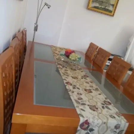 Apartment Large Ground Floor 2 Bedrooms American Academy Cy