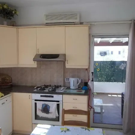 Large Ground Floor 2 Bedrooms American Academy Cy Apartment