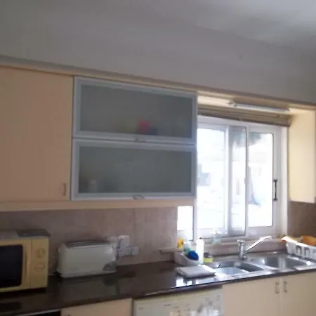 Large Ground Floor 2 Bedrooms American Academy Cy Apartment