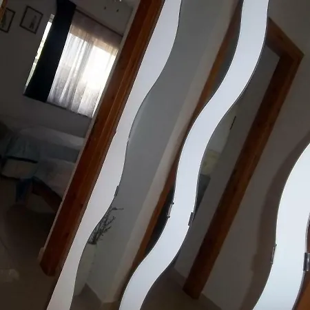 Apartment Large Ground Floor 2 Bedrooms American Academy Cy