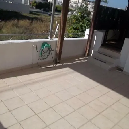 Large Ground Floor 2 Bedrooms American Academy Cy