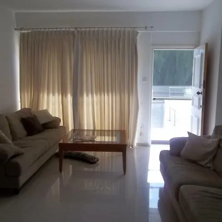 Apartment Large Ground Floor 2 Bedrooms American Academy Cy *