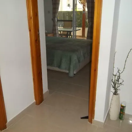 Large Ground Floor 2 Bedrooms American Academy Cy Apartment *