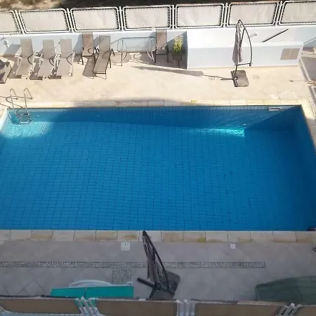 Large Ground Floor 2 Bedrooms American Academy Cy Apartment *