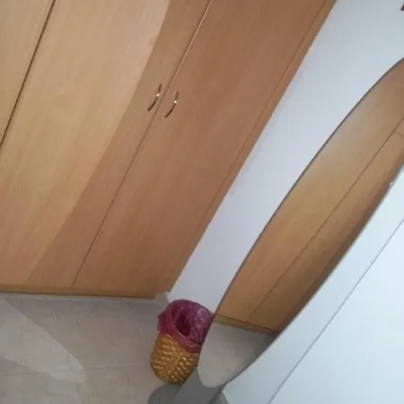 Large Ground Floor 2 Bedrooms American Academy Cy Apartment Larnaca